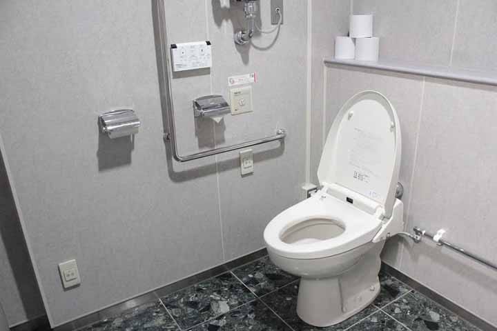 تعویض درب توالت فرنگی