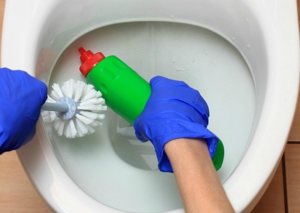 نظافت و ضد عفونی کردن توالت فرنگی