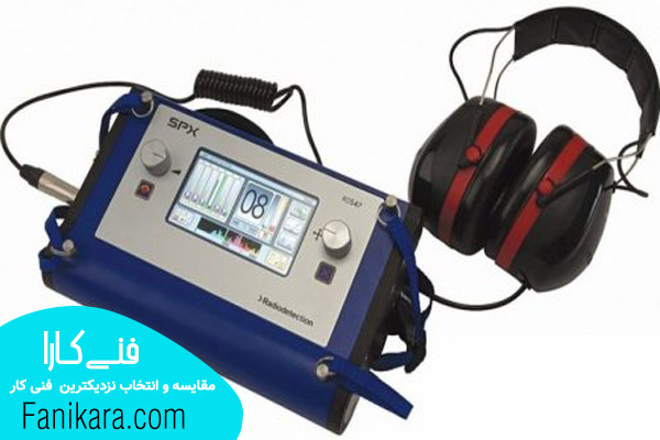 متخصص استفاده از دستگاه برای تشخیص ترکیدگی لوله
