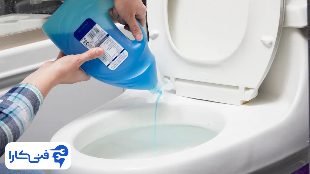 باز کردن گرفتگی چاه توالت فرنگی با مایع ظرفشویی